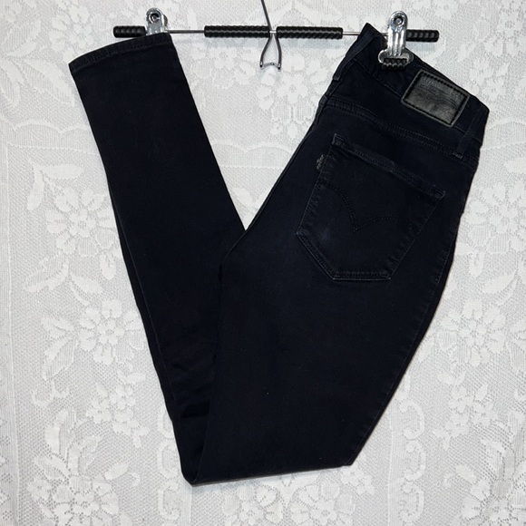 Levi’s 721 High Rise Skinny Jeans - Picture 2 of 5